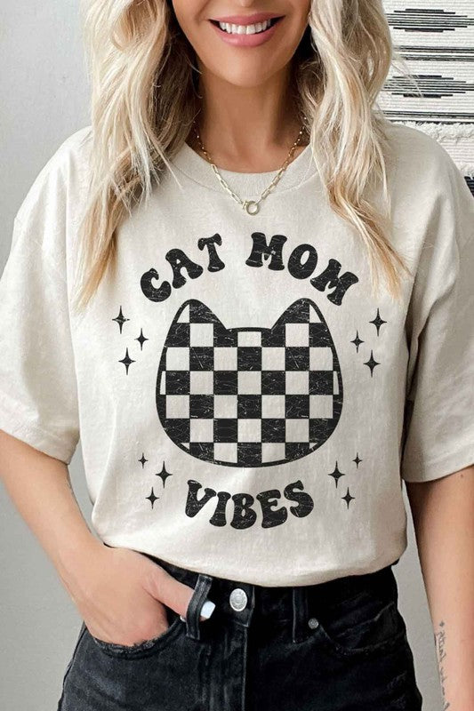 CAT MOM VIBES GRAPHIC TEE