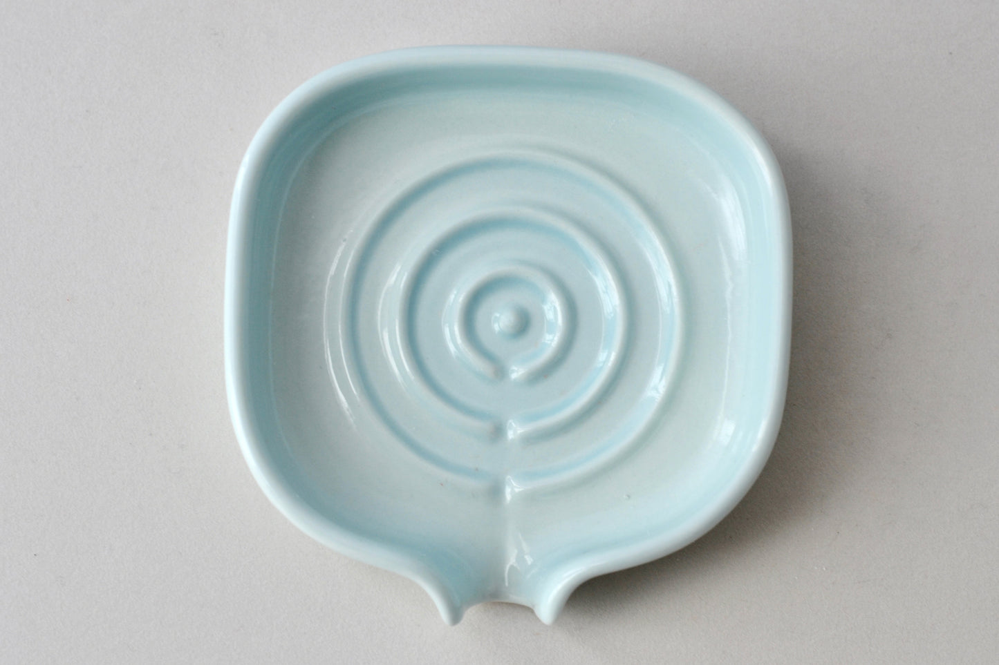 Self-Draining Porcelain Soap Dish